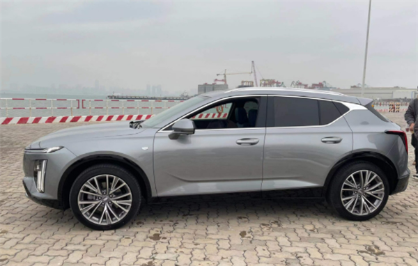 起售价或低于25万 凯迪拉克GT4实车曝光:家族最便宜SUV来了