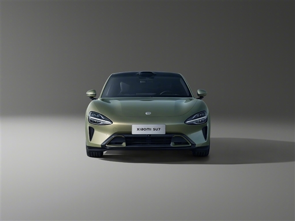 小米汽车SU7海湾蓝/橄榄绿/雅灰实拍图对比!你最喜欢哪一款
