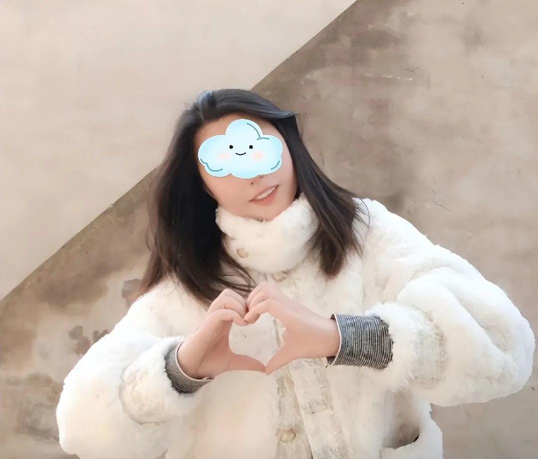 24岁女子被丈夫连砍8刀去世!娘家人怒把棺材放置婆家门口讨说法