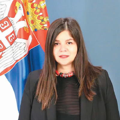 塞尔维亚驻华大使玛亚&middot;斯特法诺维奇近照。塞尔维亚驻华大使馆供图