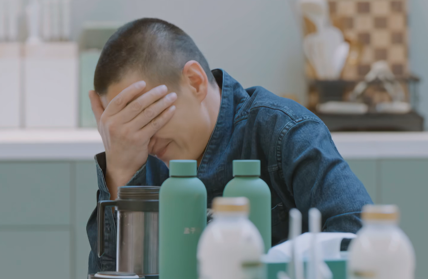 一句话都不说？以为她被孤立了…