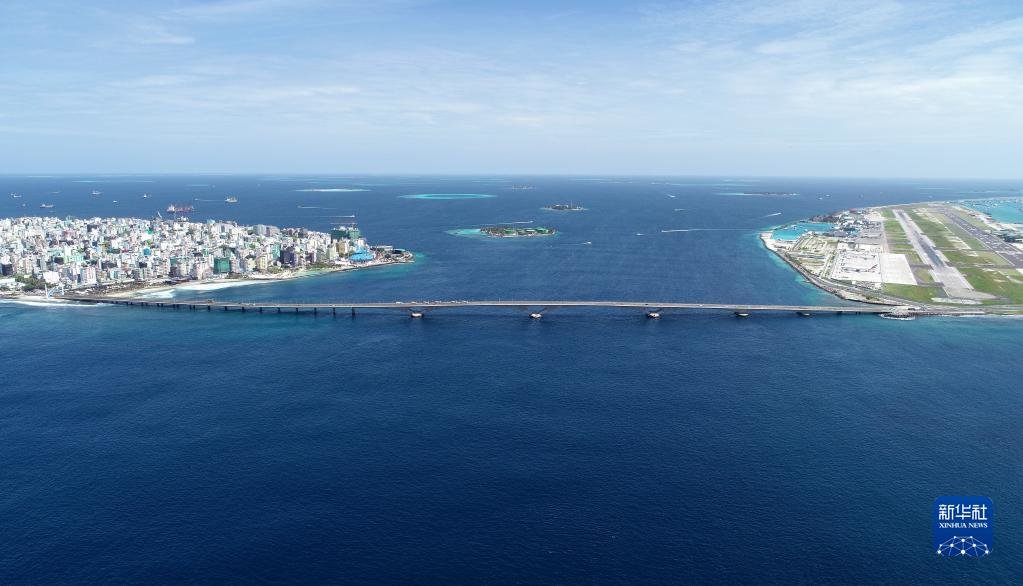 这是在马尔代夫航拍的连接首都马累和机场岛的中马友谊大桥（2019年8月30日摄）。新华社发（王明亮摄）