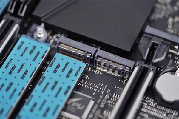 支持14代酷睿!ROG MAXIMUS Z790 DARK HERO主板图赏