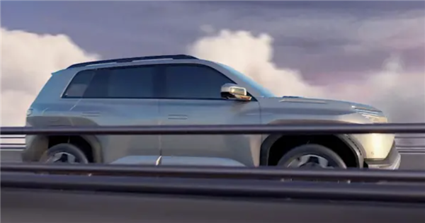 比亚迪新车曝光!迷你版硬派越野亮相街头 疑似方程豹豹3