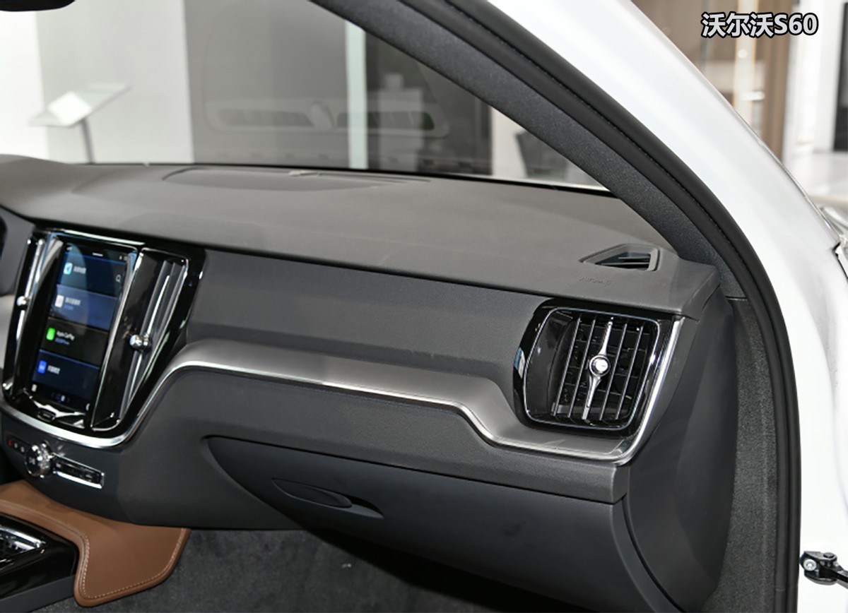 谁是更运动的豪华中级车?沃尔沃S60对比宝马3系