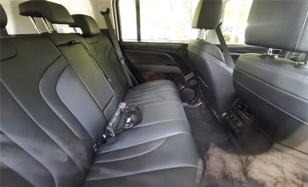 外观高大威猛 内饰科技感十足:全新哈弗H9谍照曝光