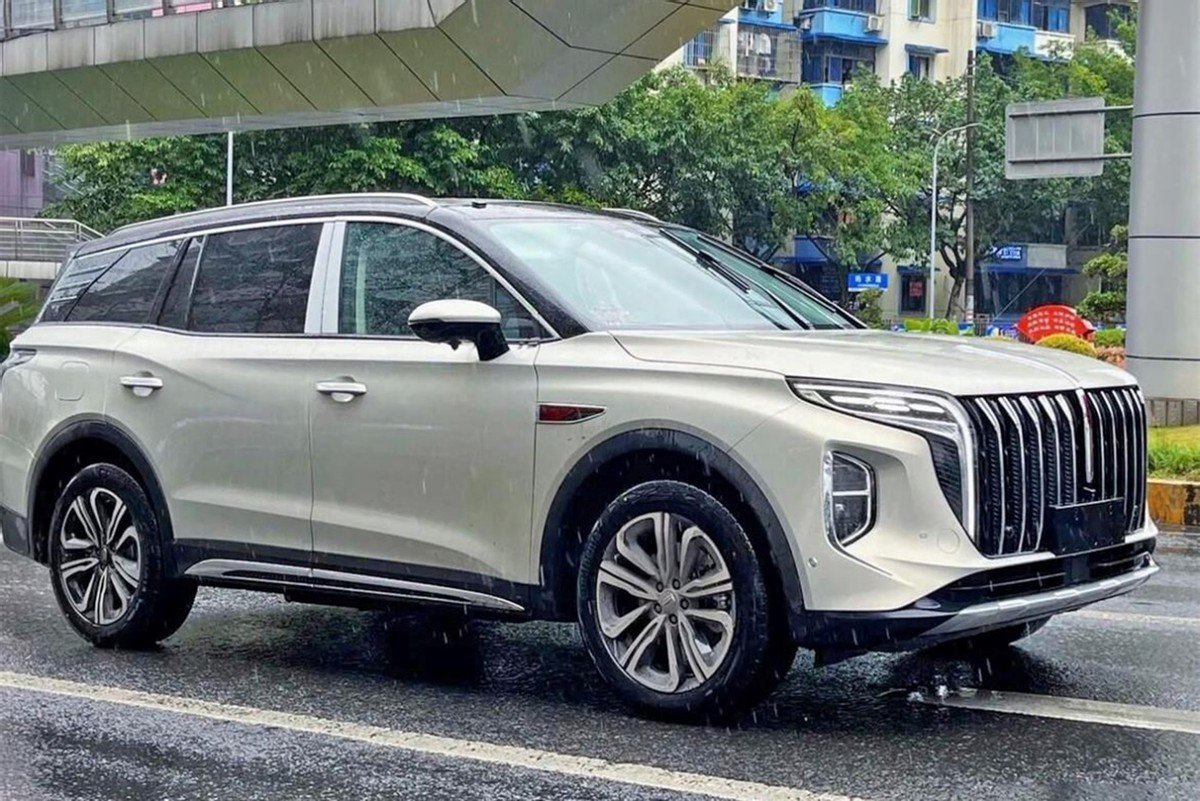 尺寸优于汉兰达 提供5/6/7三种座椅布局 红旗HS6实车曝光