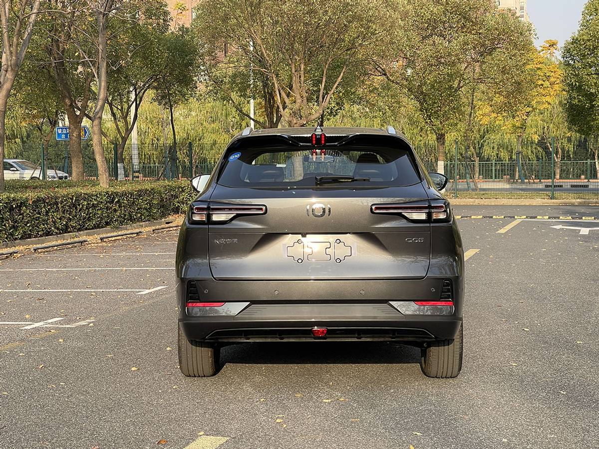 售价11.99万元起,搭插混动力,纯电续航最长125km,启源Q05实拍