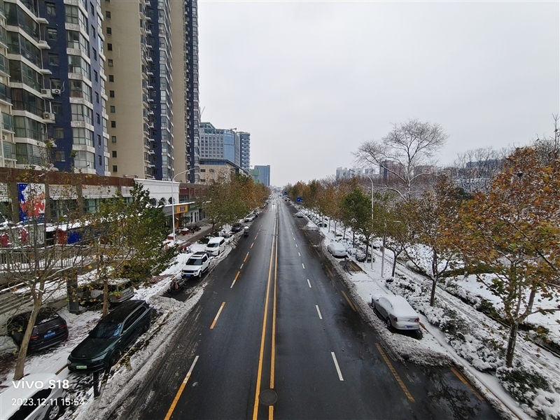 8mm机身下的续航王者!vivo S18评测:5000mAh超薄蓝海电池 轻松用一天半