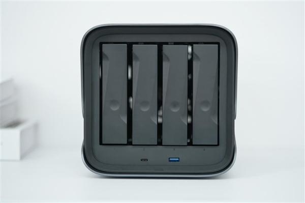 性能提升至2.5倍!新款极空间Z4 Pro图赏