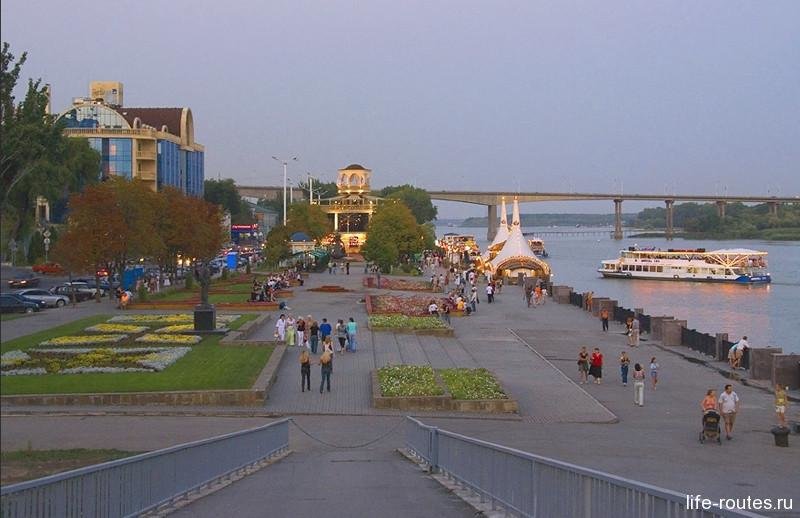 顿河畔罗斯托夫市的沿河大街(Hабережная)