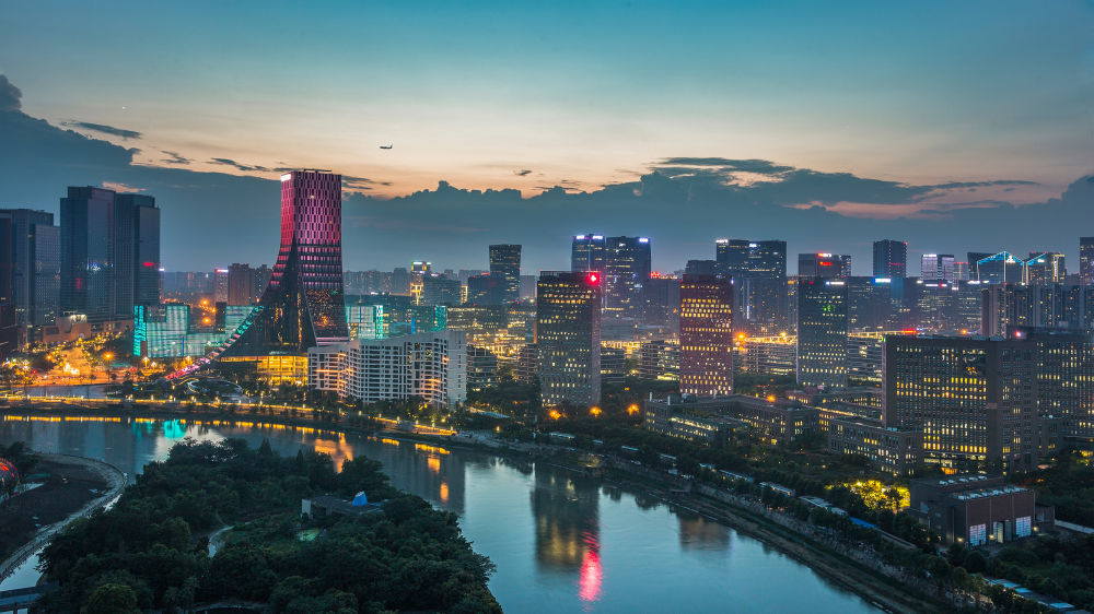 成都高新区夜景。（成都高新区党群工作部供图）