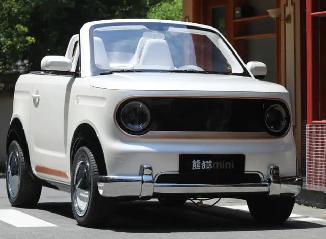 熊猫mini敞篷版亮相,复古设计堪称完美,你认为多少钱合理?