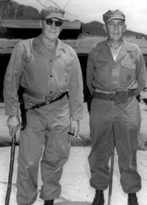 朝鲜战争中美军陆战1师最后一任师长佩特少将，从波洛克少将手中接过指挥权
