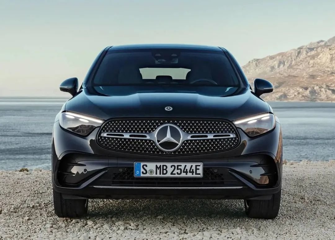 全新一代奔驰glc轿跑suv首发亮相