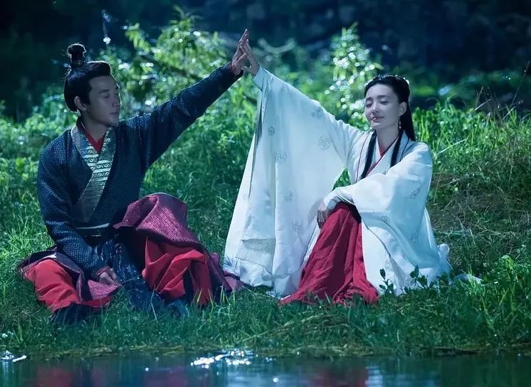 杨戬和苏妲己是青梅竹马的恋人。（图/2019年版《封神演义》）