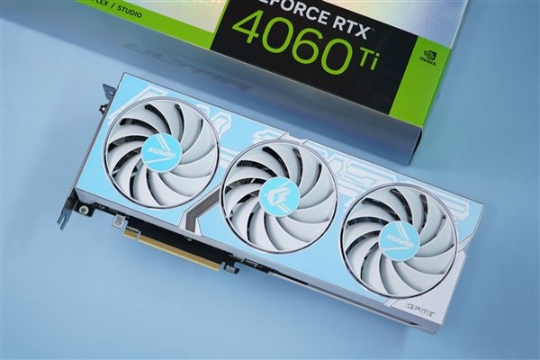 高颜值波普风!七彩虹RTX 4060 Ti Ultra W OC显卡图赏