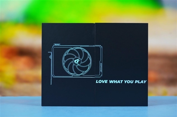 单风扇极简风!七彩虹iGame RTX 4060 Ti Mini OC 8GB显卡图赏