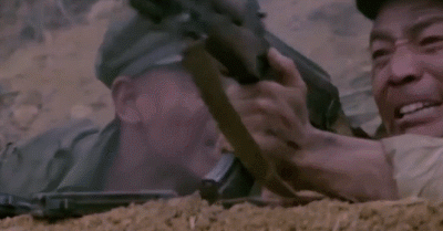 ▲这个单手换弹匣的经典画面