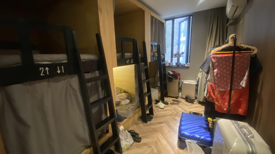 上海的青旅里,挤满了年轻人