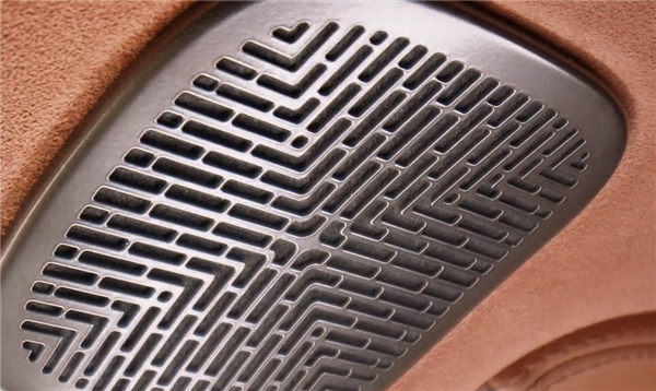 售价110万的比亚迪!仰望U8内饰首次开箱:顶级豪华