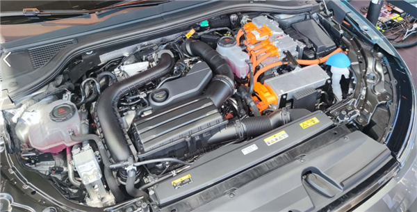 专为中国打造!全新大众帕萨特曝光:造型神似“凌渡XXL”