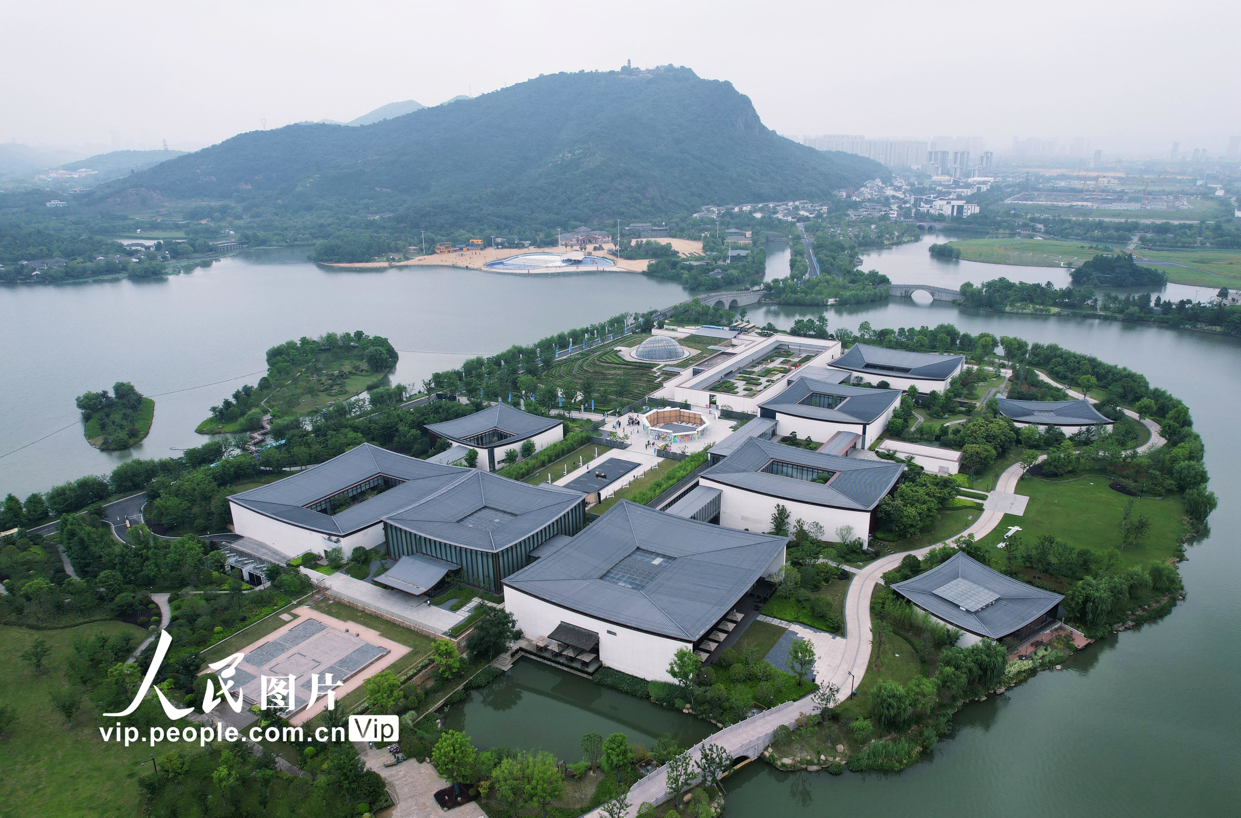  2023年6月1日，从空中俯瞰位于杭州萧山区的世界旅游博览馆。 