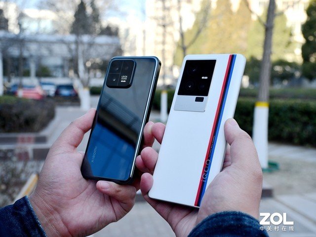 4K元性价比旗舰该买谁?iQOO 11全面对比小米13