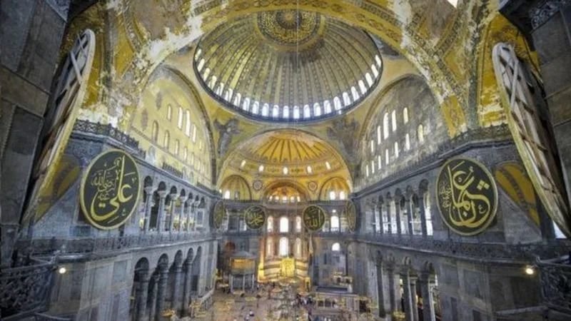 2020年，土耳其圣索菲亚大教堂从博物馆变成清真寺（图源：Getty Images）