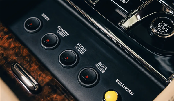 英国女王专属座驾:宾利慕尚长轴距定制版首次公开亮相