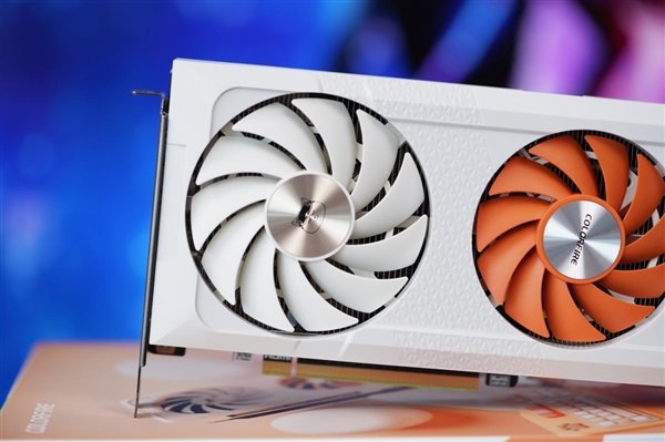 年轻人的第一只“大橘”!COLORFIRE RTX 4060 Ti橘影橙图赏