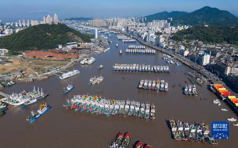 东海“小开渔”，千帆出海忙。新华社记者 徐昱摄