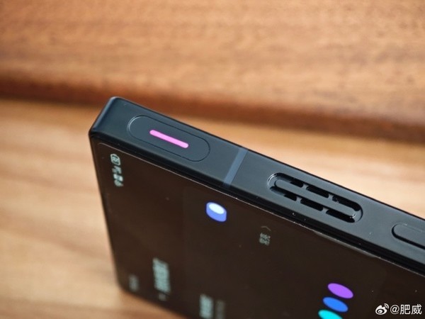 红魔9 Pro+氘锋透明暗夜真机图