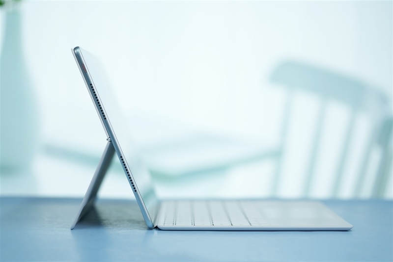 华为史上最大平板MatePad Pro 13.2体验评测:平板生态全新生产力