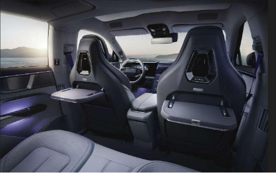 【新闻稿】高合亮相2023古德伍德速度节 丁磊陪同里士满公爵体验HiPhi Y2087.png