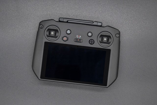 【有料评测】大疆Mavic 3 Pro评测:三摄系统4/3画幅哈苏相机旗舰无人机