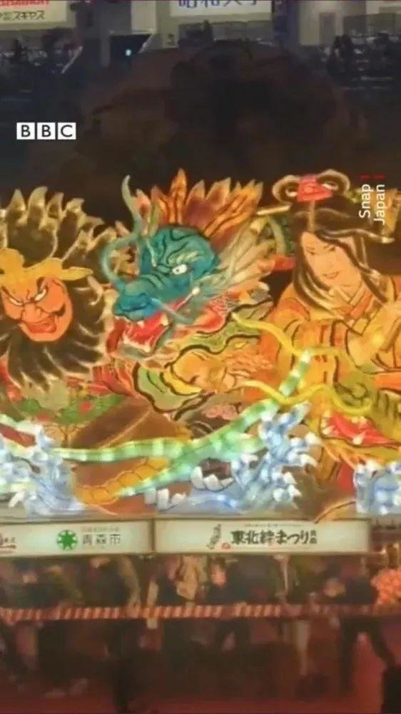 有日本网友提出,BBC发布的视频中一幕实为“青森佞武多祭典”的画面 图:社交媒体截屏