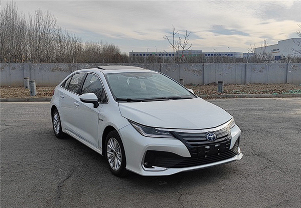 15.98万起 新款丰田亚洲狮双擎版上市:买它还是比亚迪海豹DM-i