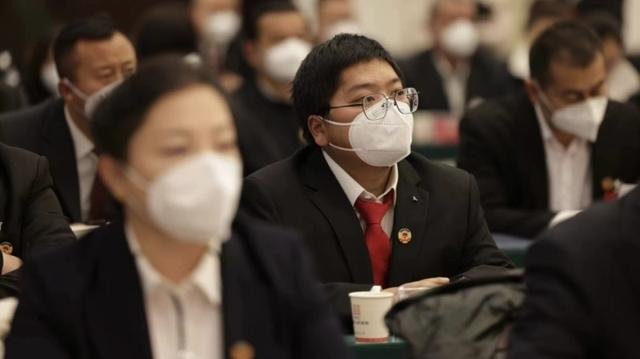 刘元杰参加新疆尉犁县政协第十六届委员会第三次会议 受访者供图