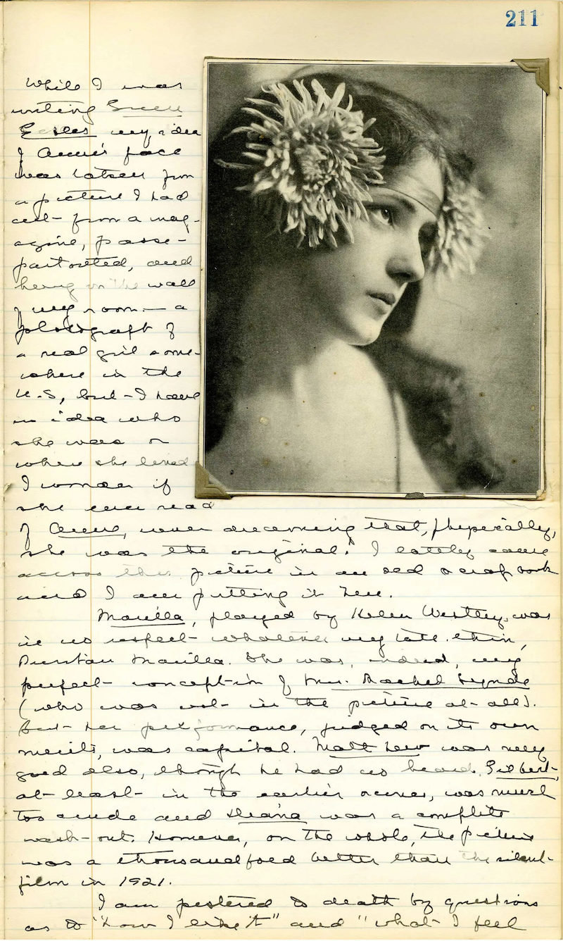 1934年11月9日的蒙哥马利日记,日记边是伊芙琳.内斯比特的照片,美国艺术模特儿。