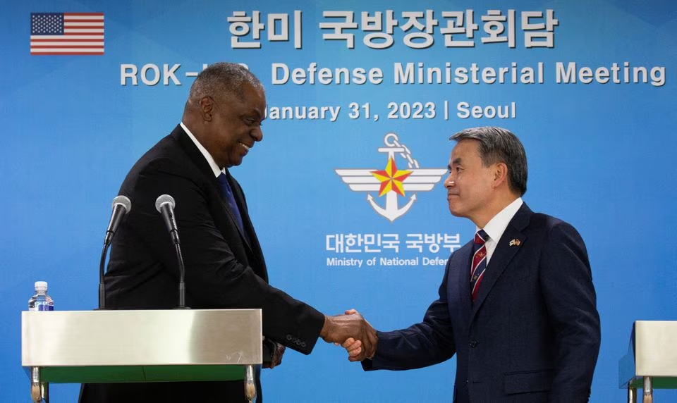 1月31日，美国国防部长劳奥斯汀与韩国国防部长官李钟燮在首尔会面 图源：外媒
