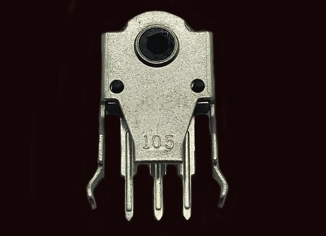 DIY小技巧:鼠标滚轮不听使唤?几块钱换这个部件就修好