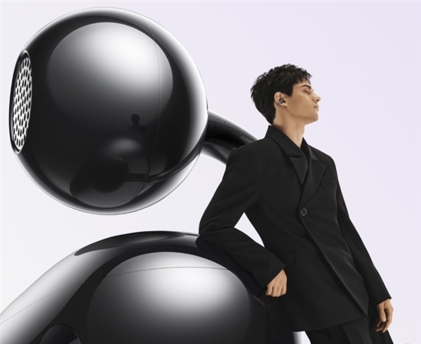 舒适度秒杀入耳式!华为首款开放式耳机FreeClip图赏:不分左右耳、可全天佩戴