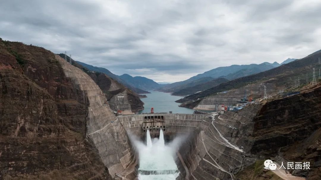 2022年5月19日,白鹤滩水电站机组总装工作全部完成。白鹤滩水电站位于四川省宁南县和云南省巧家县交界处金沙江干流河段上,是实施“西电东送”的国家重大工程,总装机容量1600万千瓦。摄影 胡超/新华社