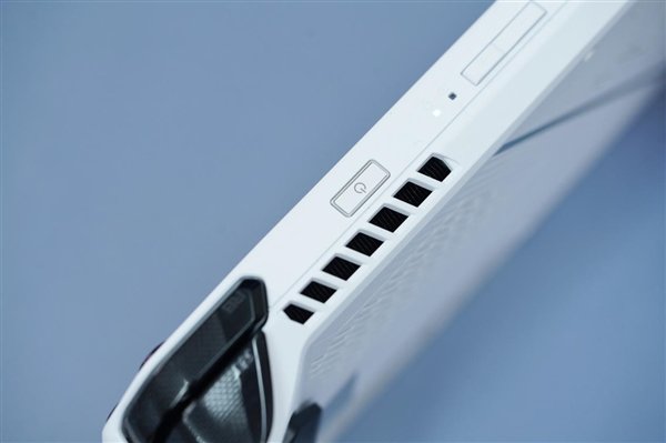 掌上爽玩3A大作!华硕ROG Ally游戏掌机图赏