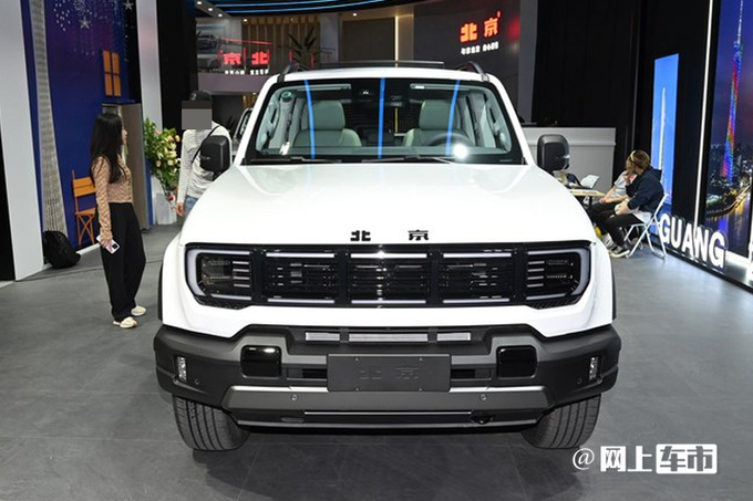 全系降价北京全新BJ40售17.98万起 车身加长16cm-图2