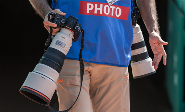索尼最轻超长焦定焦镜头!FE 300mm F2.8 GM OSS发布 45999元