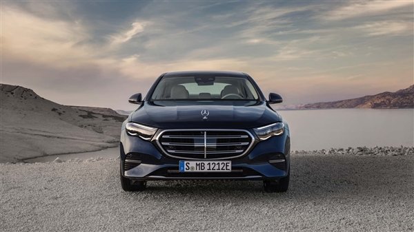 经典“花生眼”大灯回归 新一代奔驰E级发布:50万买它还香吗