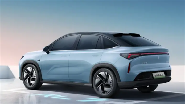 全系支持换电补能!吉利睿蓝7正式上市:售价11.77万起