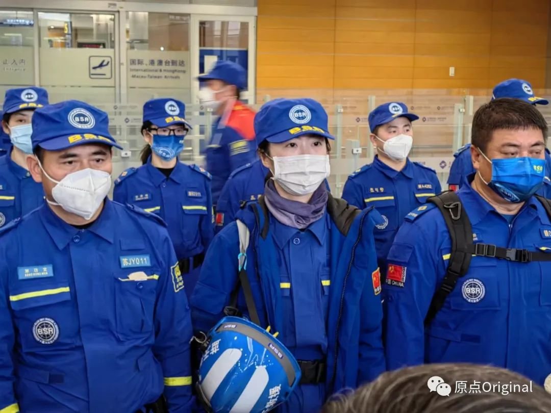 庞倩如和队友们回到国内。郑子愚摄